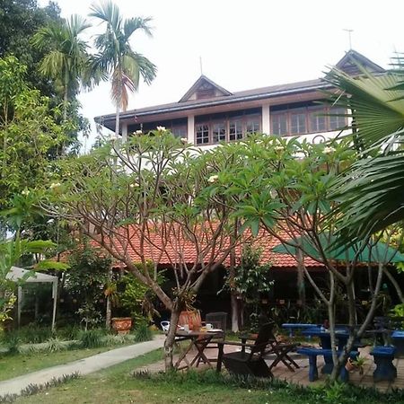 Thakhek Travel Lodge Екстериор снимка