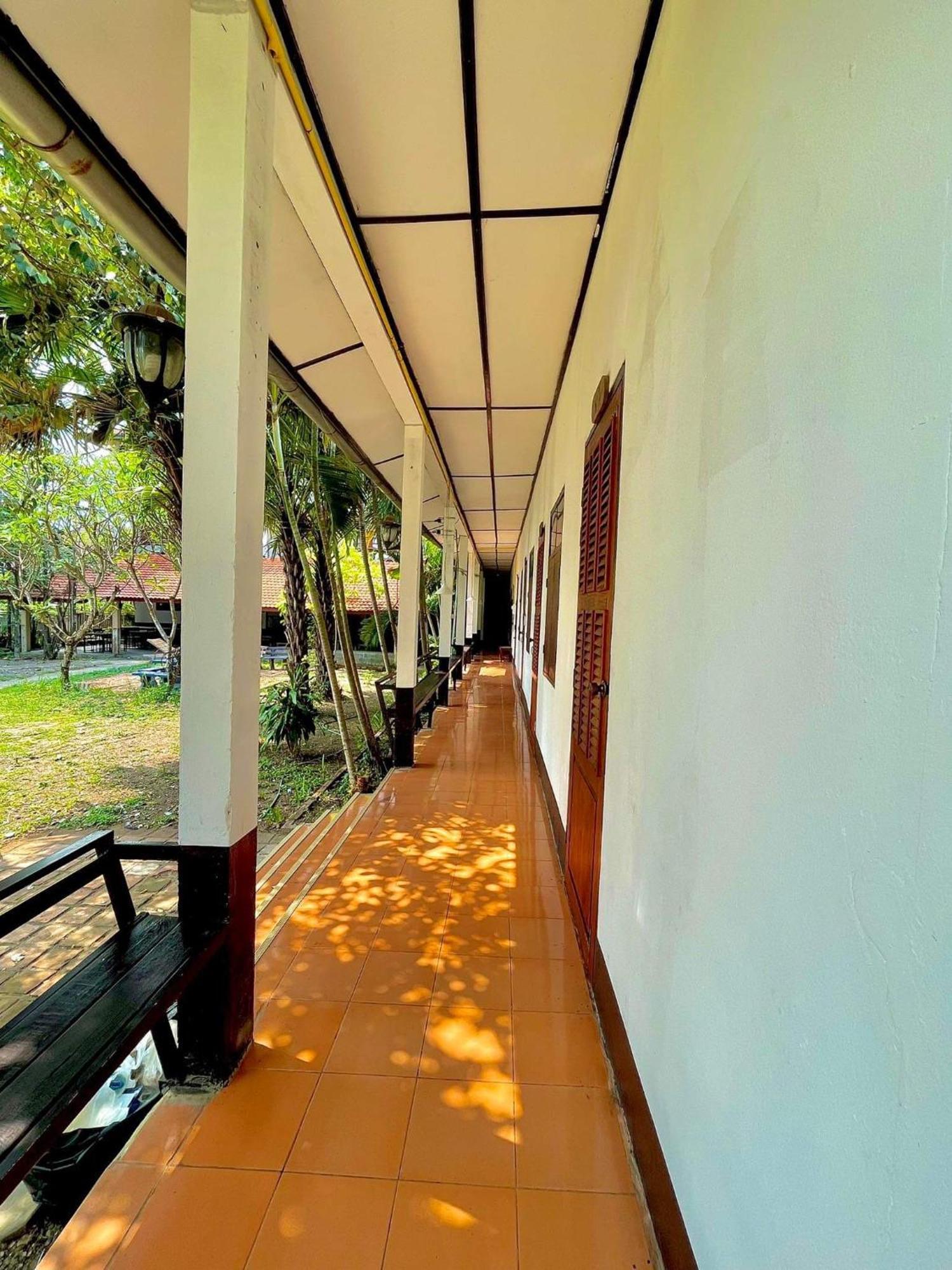 Thakhek Travel Lodge Екстериор снимка