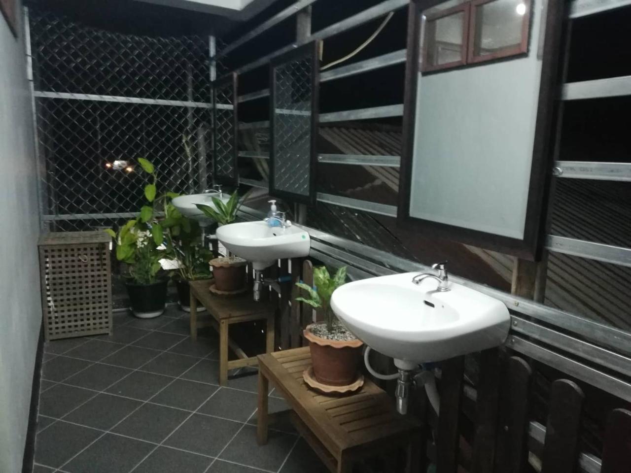 Thakhek Travel Lodge Екстериор снимка